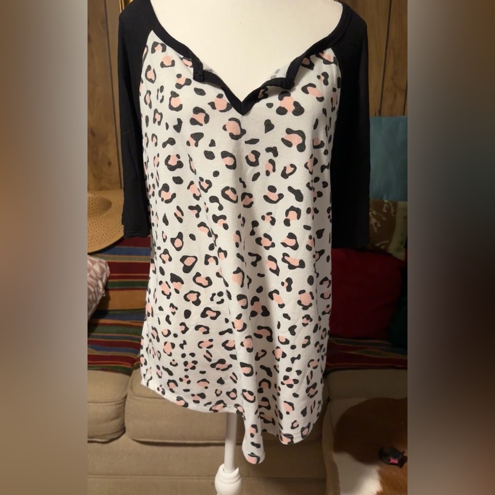 Oversized White Raglan T-Shirt with Black & Pink Leopard/ Cheetah Print, 1X